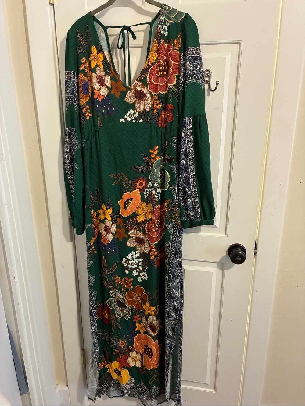 FARM Rio Green Floral V-Neck Long Sleeve Maxi Dress - Picture 7 of 7